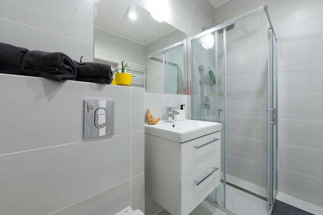 Luxury In City -3- Studio Bright & Secure Free Parking Λοτζ Εξωτερικό φωτογραφία